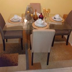 Glass Dining Table w/4 Chairs