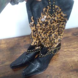 Womens Boots Size 7.5