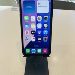 Apple iPhone XR 64GB Factory Unlocked