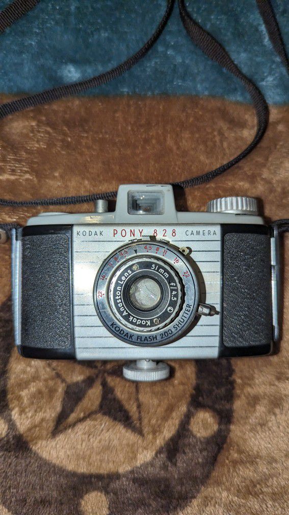 Kodak  Pony 828 Camara.    Year 1949