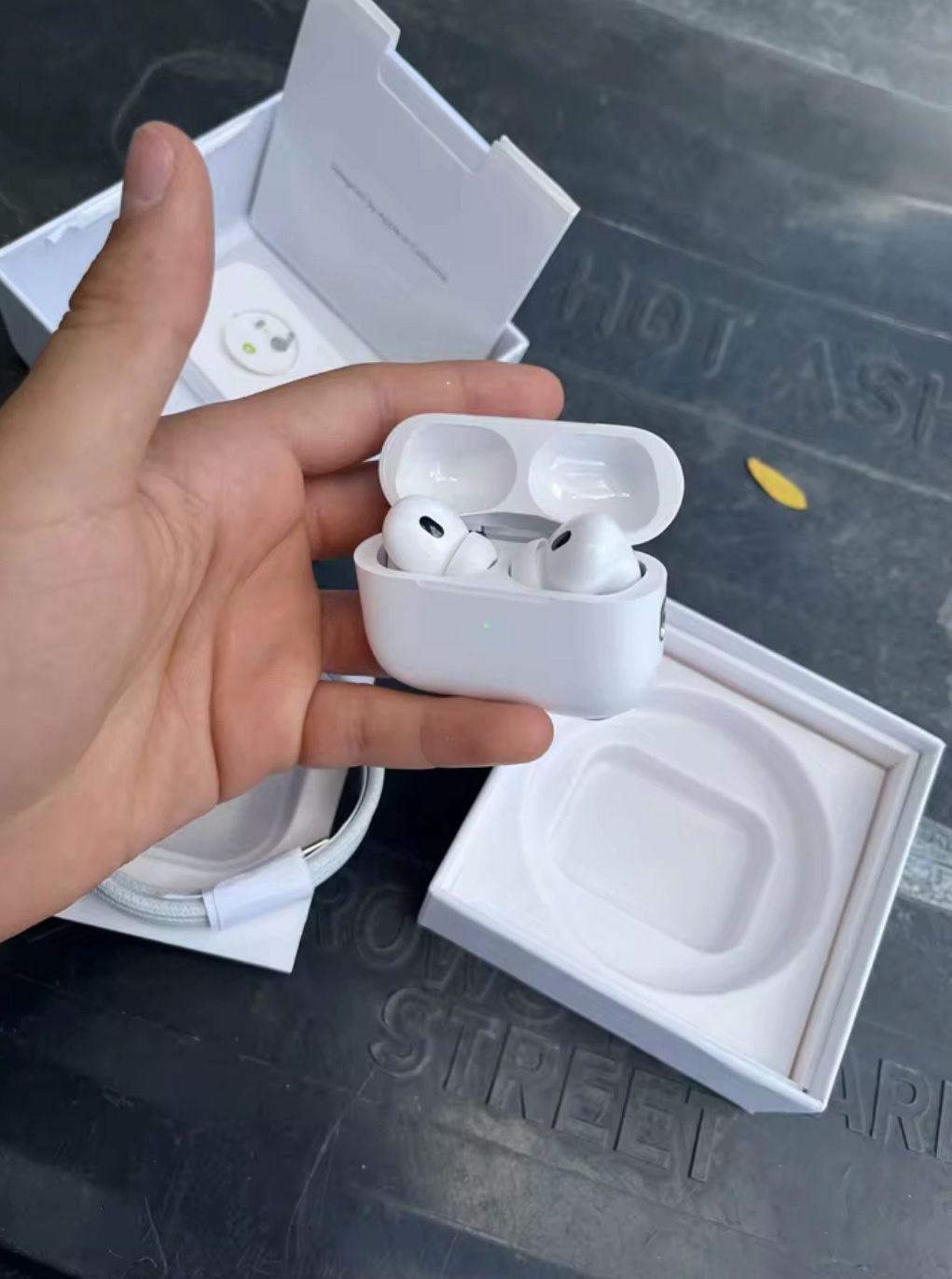 AirPod 2's