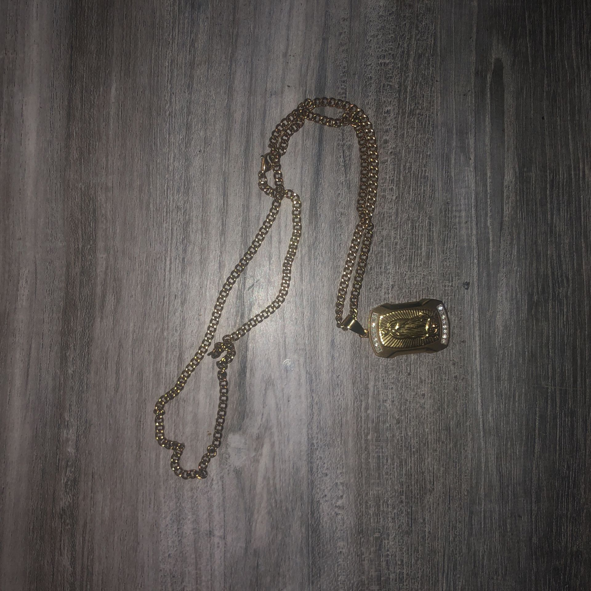 Gold Chain And Gold Pendant 
