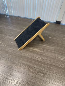 $20 / New / indoor dog ramp / wooden frame with carpet . 31” long x 14” wide