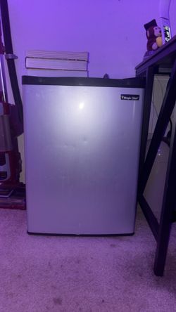Magic Chef Mini Fridge