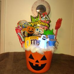 Halloween Baskets boy