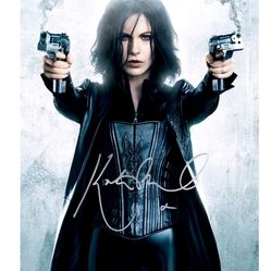 Kate Beckinsale Autographed 2012 Underworld Awakening 11×14 Photo