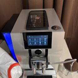 Jura Z8 Espresso Machine W/welcome Pack . @JOE app Enabled 