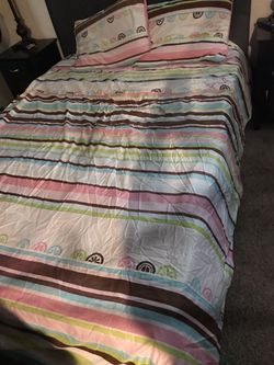 Duvet Cover King Size. Bathroom set. 2 Pieces pillows cases. FREE GIFT  Table Runner for Sale in El Cajon, CA - OfferUp