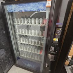 Bev Max 4 SODA VENDING MACHINE