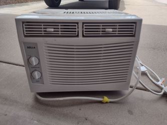 Della Window Air Conditioner