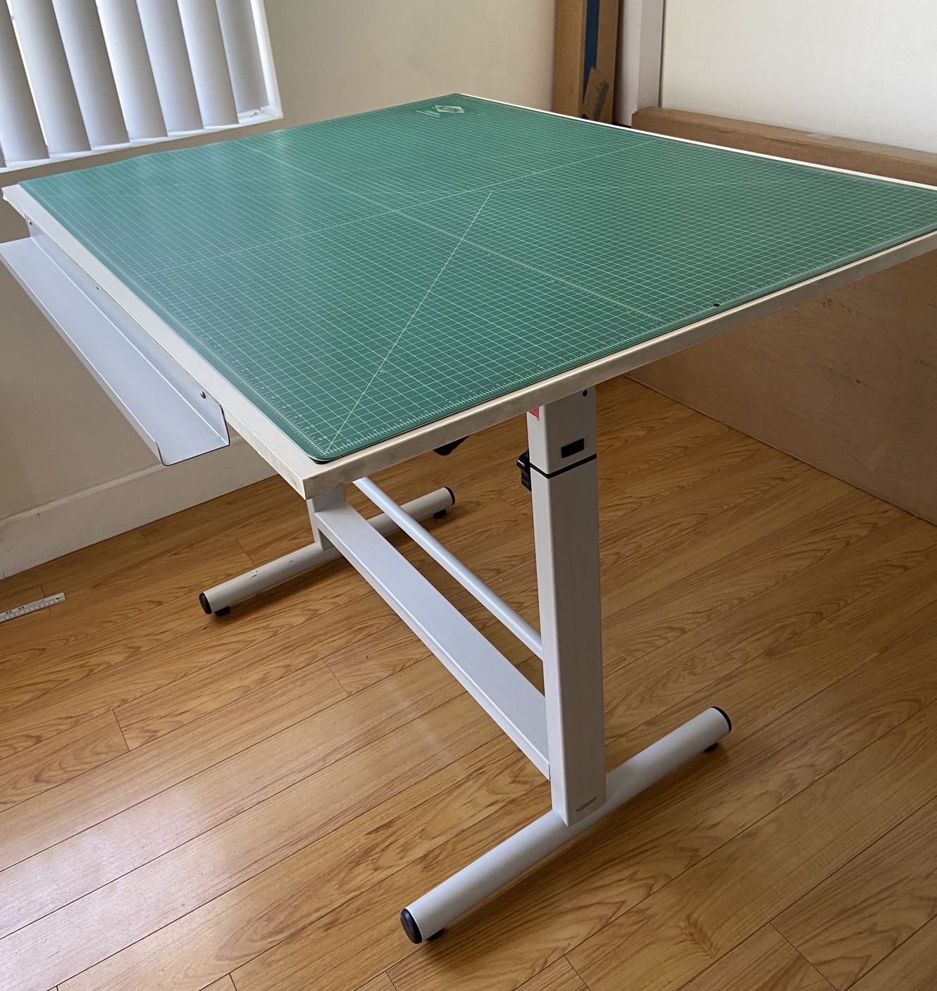 Large Artwright Drafting/ Drawing Table With Cutting Mat - very good condition.