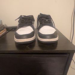 Nike Panda Dunks/Size 9 in Mens/Size 7 in Womens.