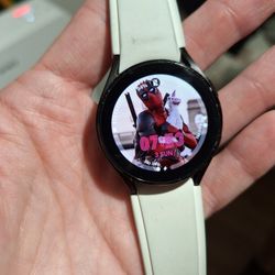 Samsung Galaxy Watch 4