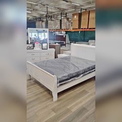 4 pieces white finish king & queen bedroom set