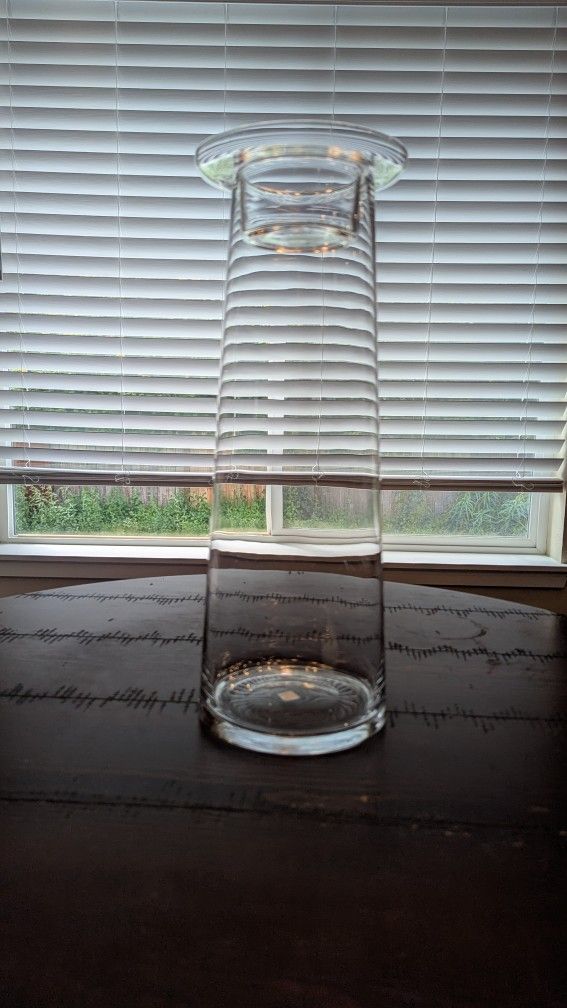 Symmetry Large Pillar Holder