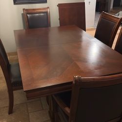 Dining Table With Leaf and 5 Chairs 