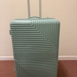 Legacy Suitcase 30”
