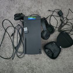 Xbox Series X w/accessories 