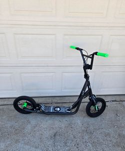 Mongoose Freestyle Scooter Black & Green BMX Style Scooter