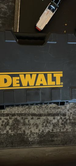 18v dewalt drill, battery, charger, and case.