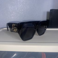 Women Black Gucci Sunglasses