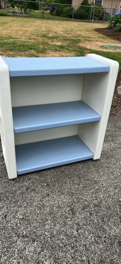 Little Tikes 3 shelf book shelf