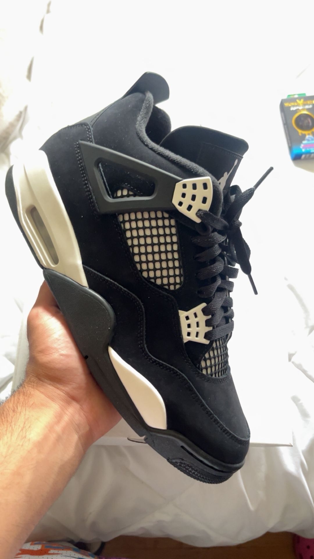 Jordan 4 White Thunder