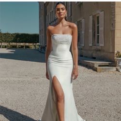 Beaded Strapless Wedding Dress Fits Size 4/6