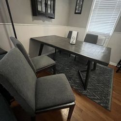 Dining room set - Excellent condition 