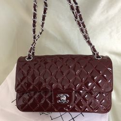 Classique chanel patent leather crossbody bag 