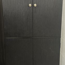 Freestanding Cabinet