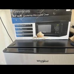 Fridge & Microwave 