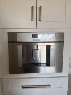 Thermador Built-In Fully Automatic Coffee Machine TCM24TS/06 – $1,500