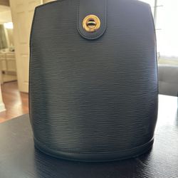 leather cluny bucket bag