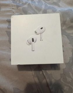 AirPods Pro (2nd generation) with MagSafe Charging Case (USB‑C)