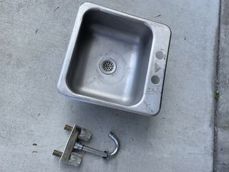 Undermount sink stainless steel and faucet