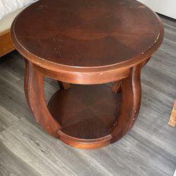 Round End Table 
