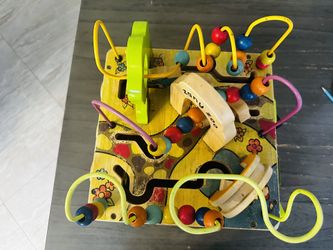 Cubo de actividades. Ubicación a 5 minutos de 14200 Van Nuys blvd Arleta Ca 91331