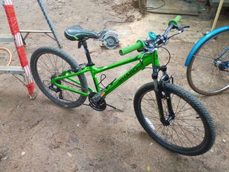 26in. Haro flight line mountain bike