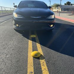 Chrysler 200s 2016 En Buenas Condiciones Rines Y Llantas Nuevas. A/c. Heater.  Fog Lights. Título Salvage 130,000.  $4,800. Sin Problems Mecánico’s