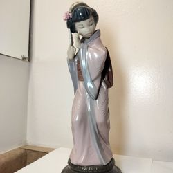 Authentic Lladró #4990 "Timid Japanese" Geisha Figurine - Retired - Mint Condition