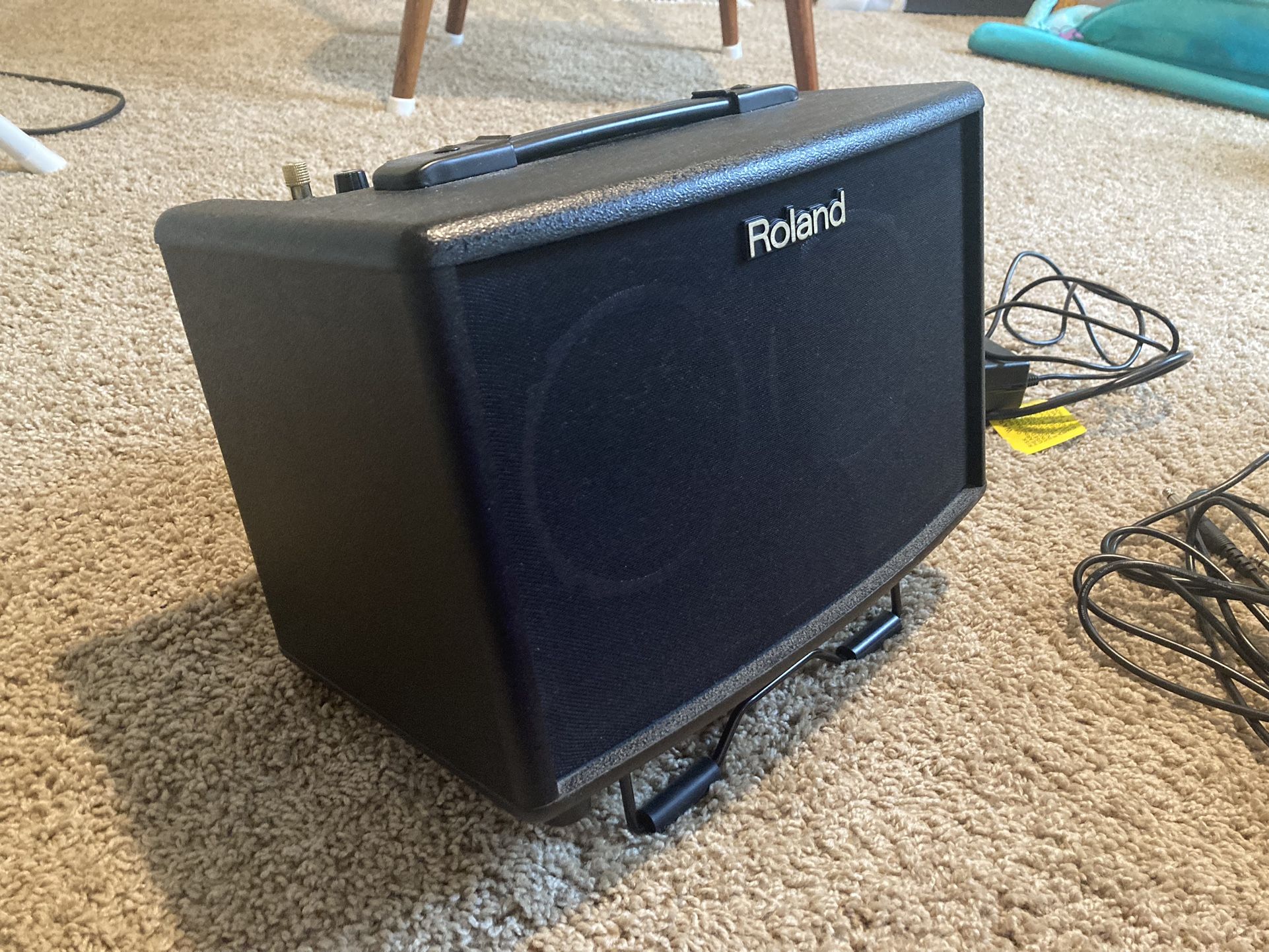 Roland AC-33 Acoustic Guitar Amp
