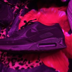 Nike Air max Size 8.5 LMK 40 Used 