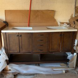 Brown Doble Sink Top Is broken 