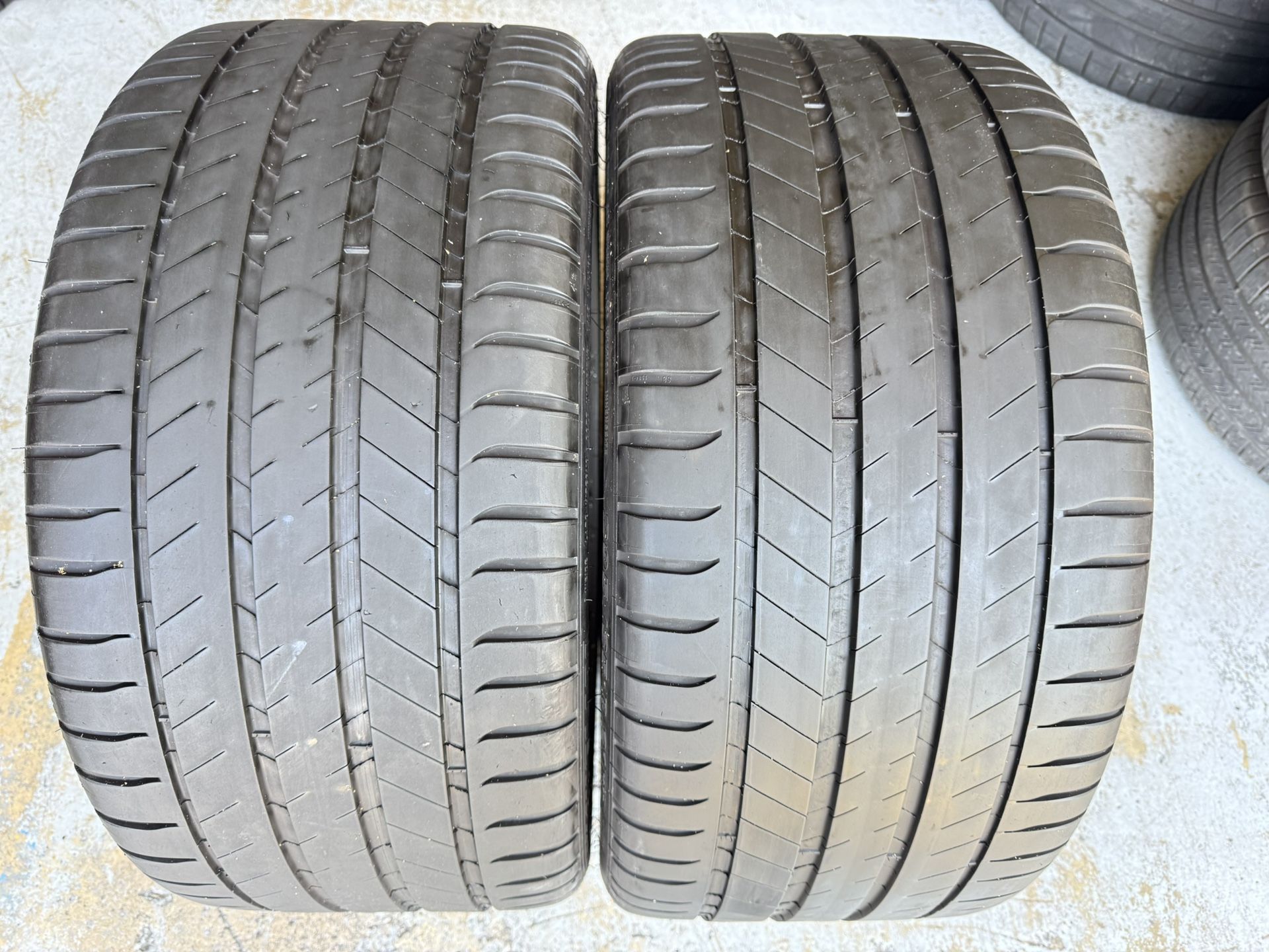 Two Premium Tires 295/35/21 Michelin Latitude Sport 3 With 80% Left Amazing Pair Porsche