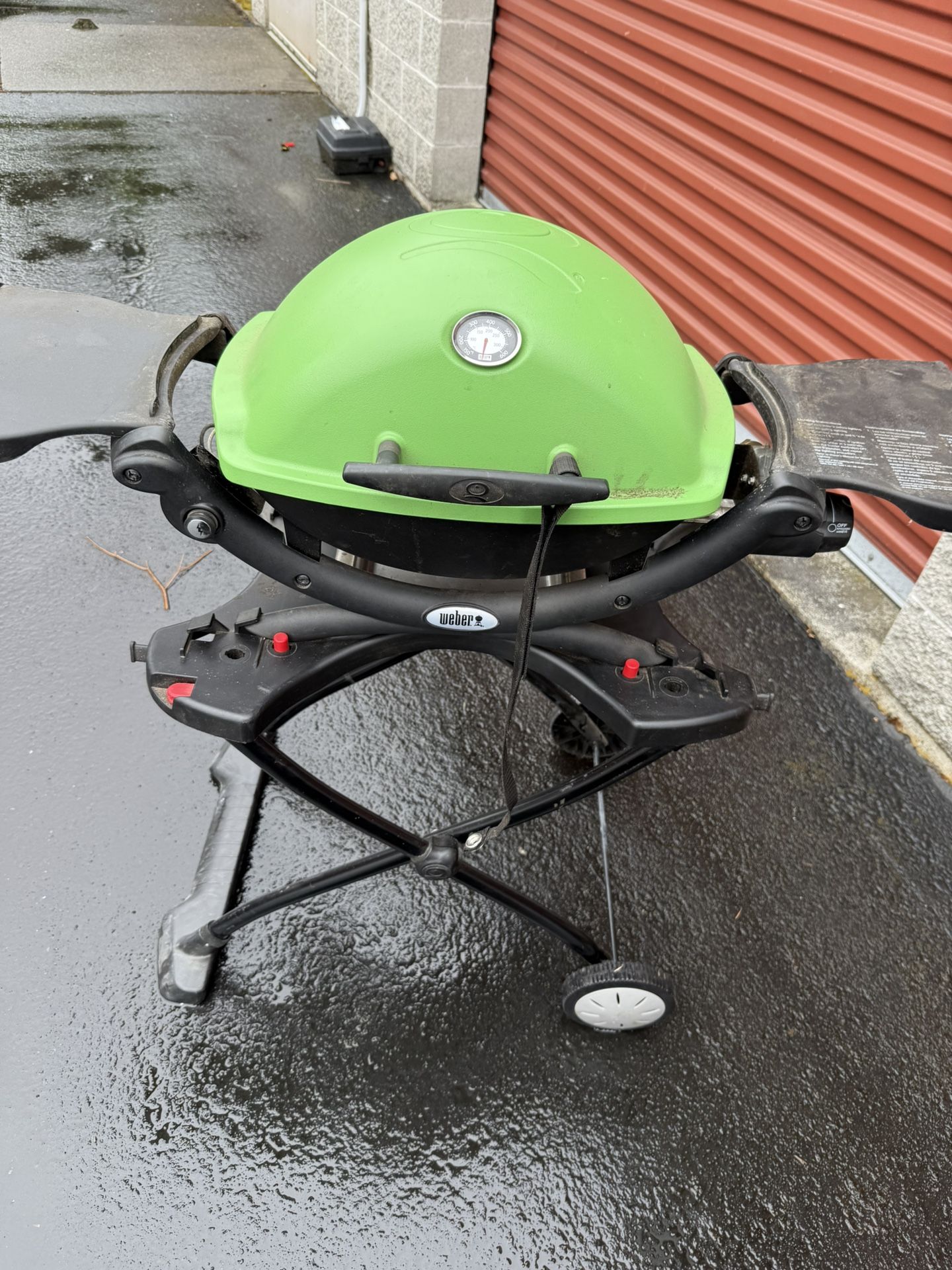 Weber BBQ Barbecue Q 1200 With Collapsible Stand