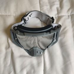YUEDIO MOTORCYCLE/BIKE GOGGLES.  UV PROTECTION.  ADJUSTABLE STRAP.  NEW.  PICKUP ONLY.