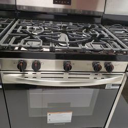 Stove Frigidaire *NEW *