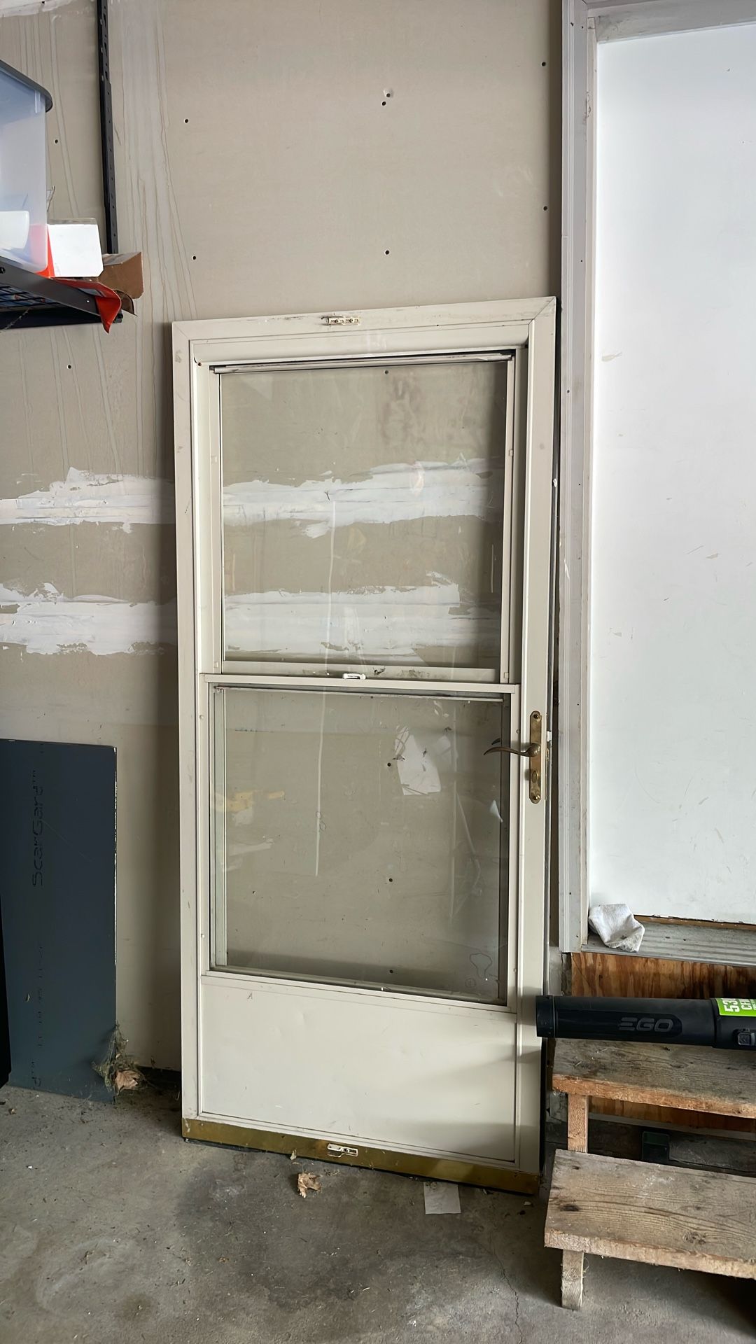 Storm door - Free