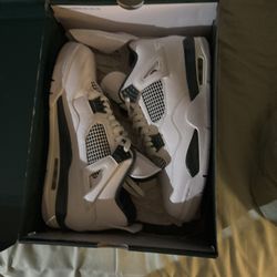 11.5 Oxidized Green  Jordan 4s